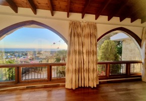 Detached Villa For Sale in Peyia