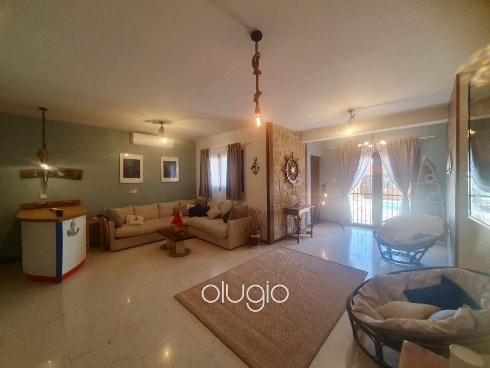 Detached Villa For Sale in Peyia