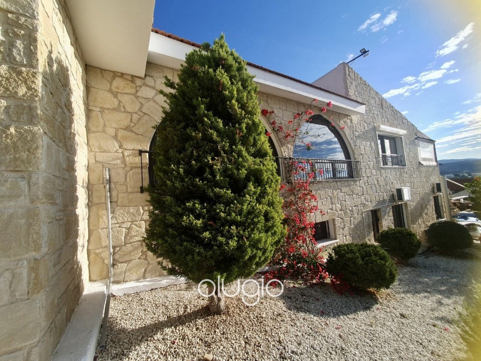 Detached Villa For Sale in Peyia