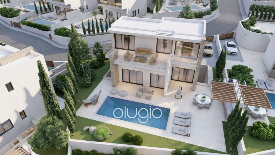 Detached Villa For Sale in Peyia