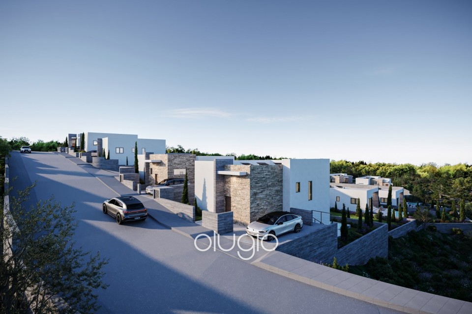 Detached Villa For Sale in Peyia