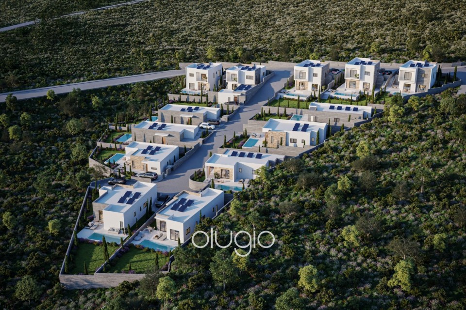 Detached Villa For Sale in Peyia