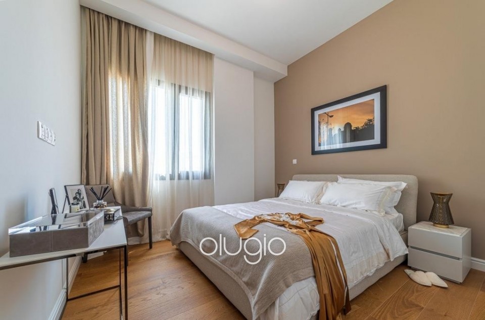 Apartment For Sale in Tombs of the Kings
