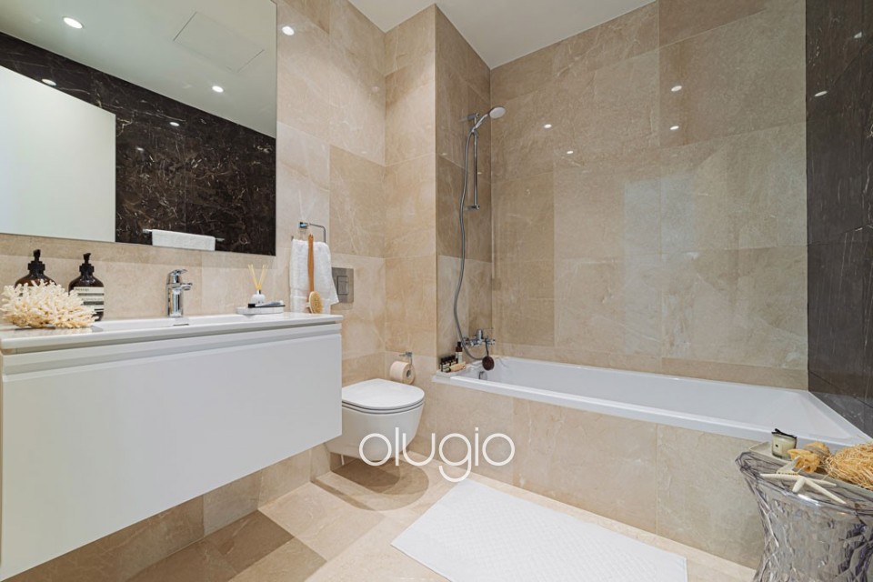 Penthouse For Sale in Tombs of the Kings
