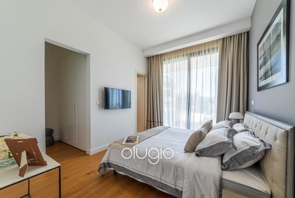 Apartment For Sale in Tombs of the Kings
