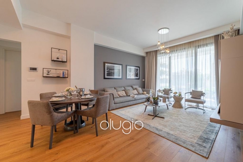Apartment For Sale in Tombs of the Kings
