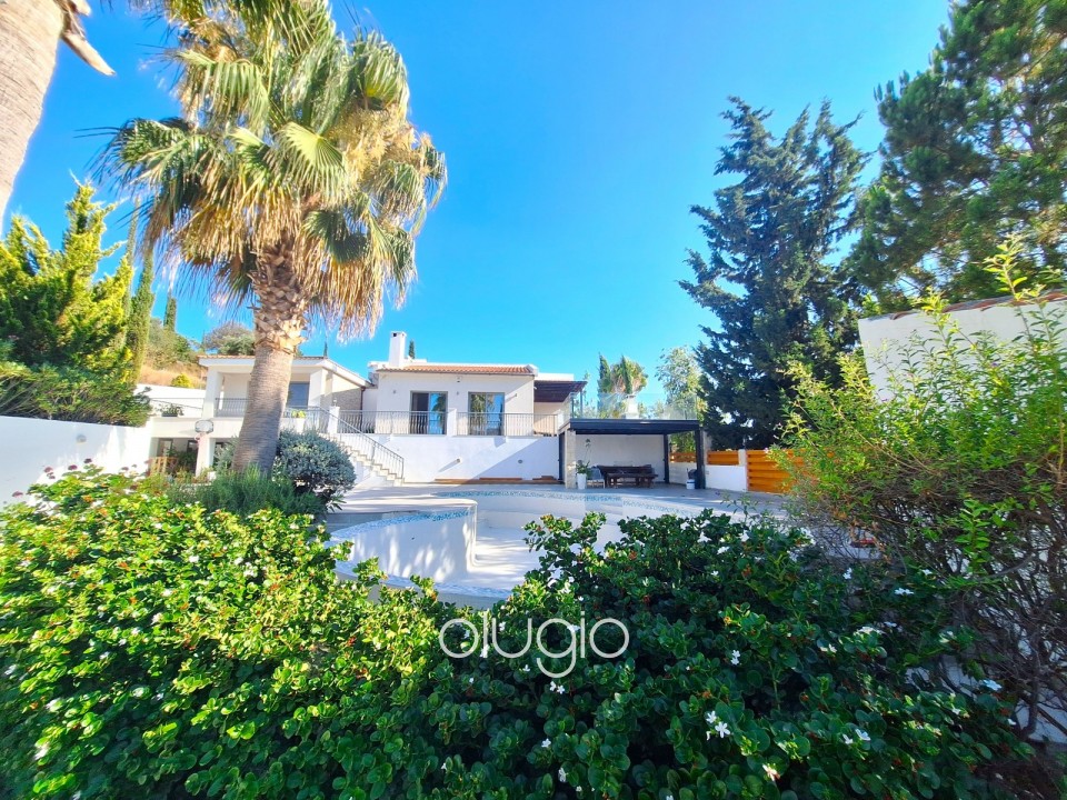 Detached Villa For Sale in Choletria