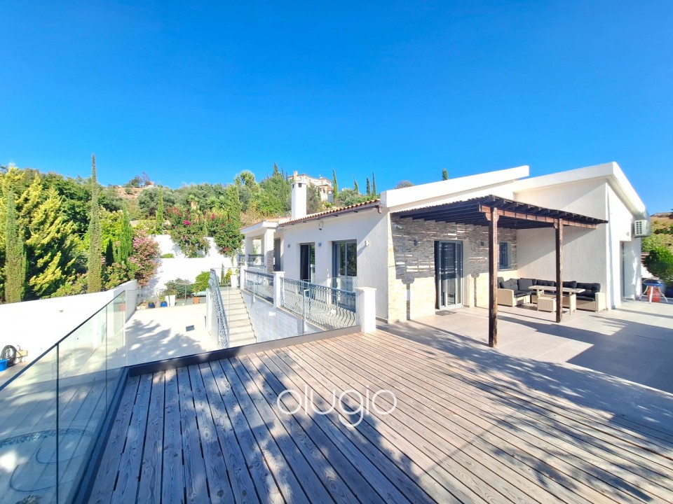 Detached Villa For Sale in Choletria