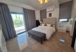 Detached Villa For Sale in Choletria