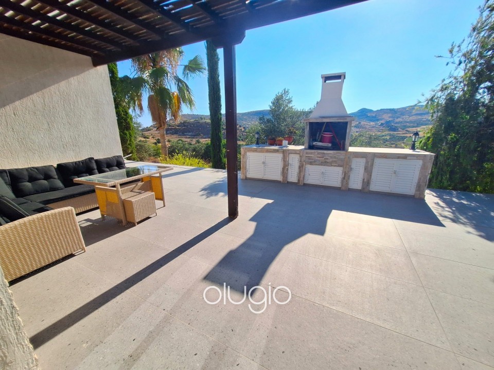 Detached Villa For Sale in Choletria