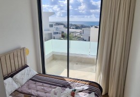 Detached Villa For Sale in Chloraka