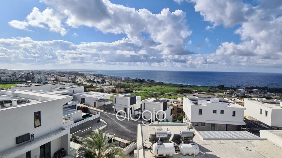 Detached Villa For Sale in Chloraka