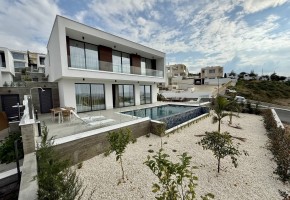 Detached Villa For Sale in Chloraka, Paphos - SL24638