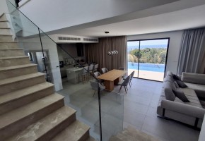 Detached Villa For Sale in Chloraka