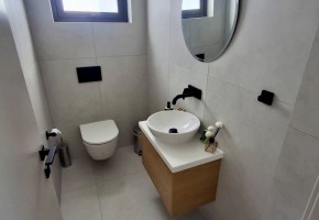 Detached Villa For Sale in Chloraka