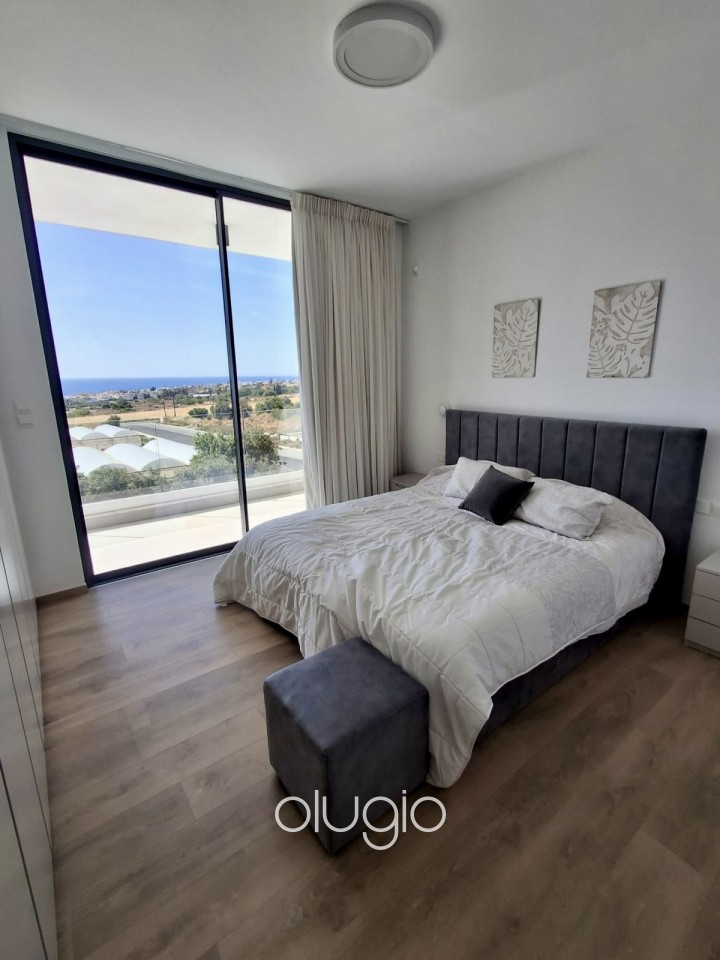 Detached Villa For Sale in Chloraka