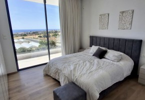 Detached Villa For Sale in Chloraka