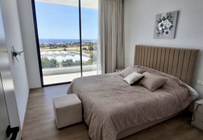 Detached Villa For Sale in Chloraka