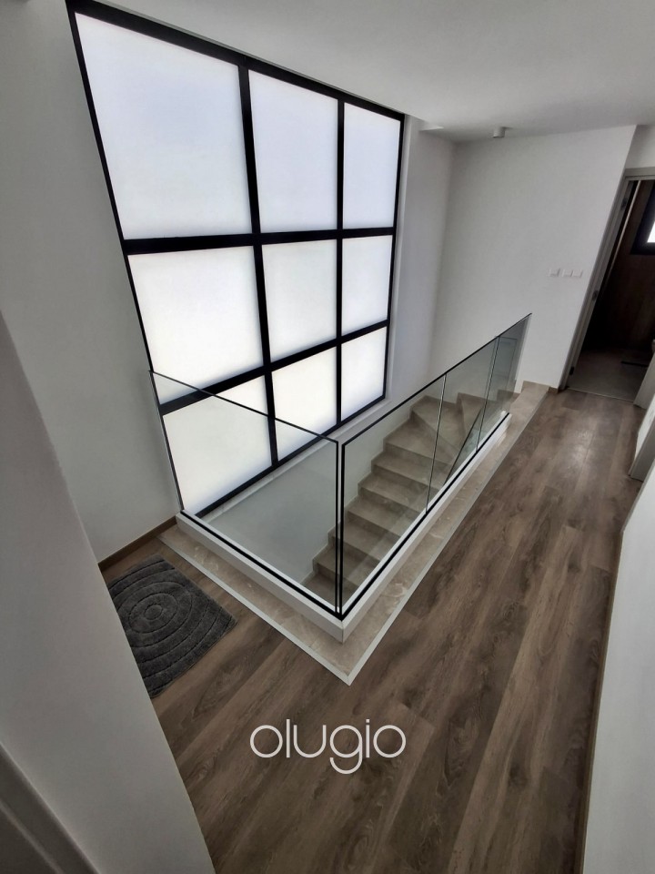 Detached Villa For Sale in Chloraka