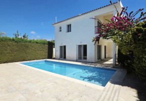 Detached Villa For Sale in Yeroskipou, Paphos - SL24647