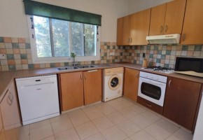 Detached Villa For Sale in Yeroskipou