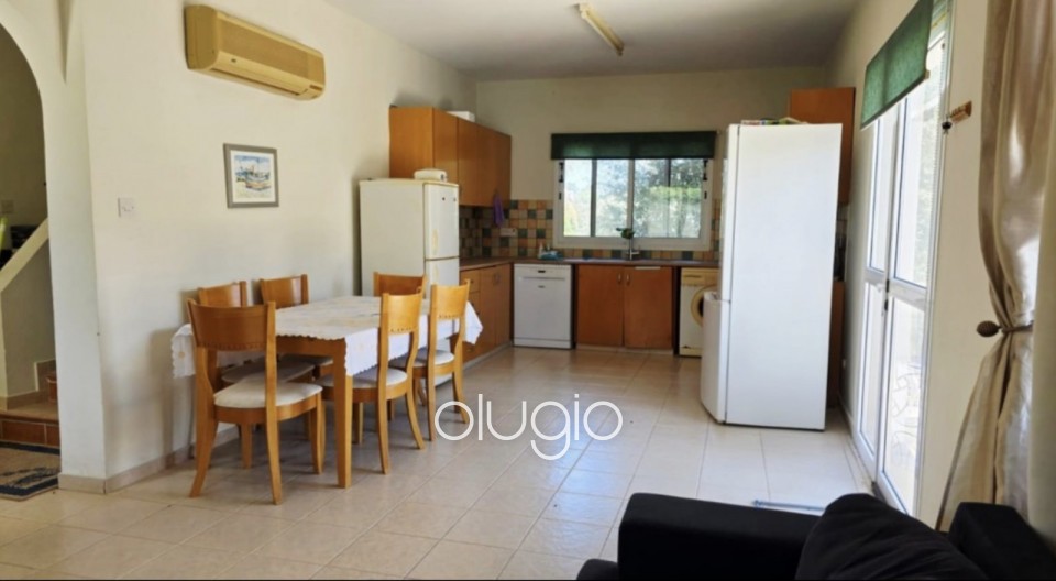 Detached Villa For Sale in Yeroskipou
