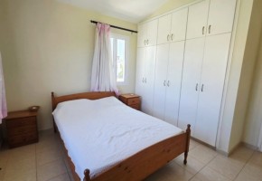 Detached Villa For Sale in Yeroskipou