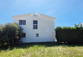 Detached Villa For Sale in Yeroskipou