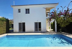 Detached Villa For Sale in Yeroskipou