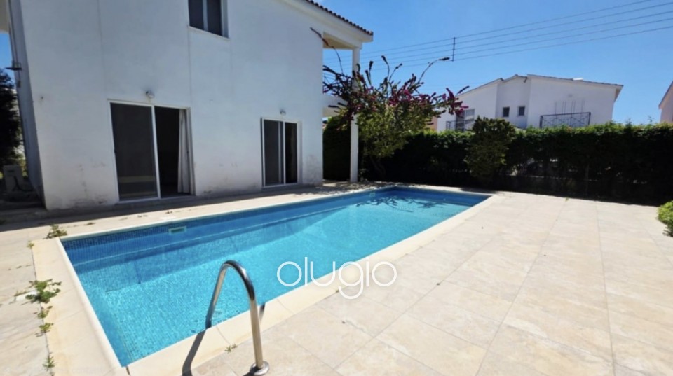 Detached Villa For Sale in Yeroskipou