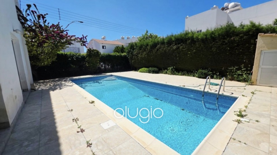 Detached Villa For Sale in Yeroskipou