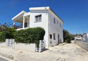 Detached Villa For Sale in Yeroskipou