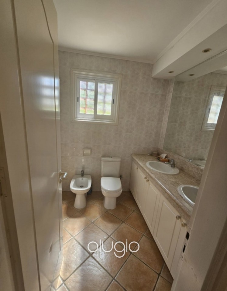 Detached Villa For Sale in Kamares - Tala