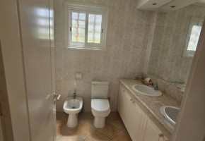 Detached Villa For Sale in Kamares - Tala