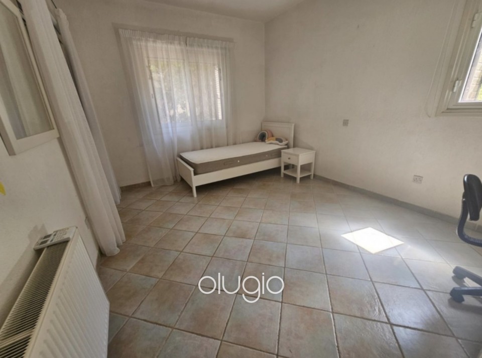 Detached Villa For Sale in Kamares - Tala