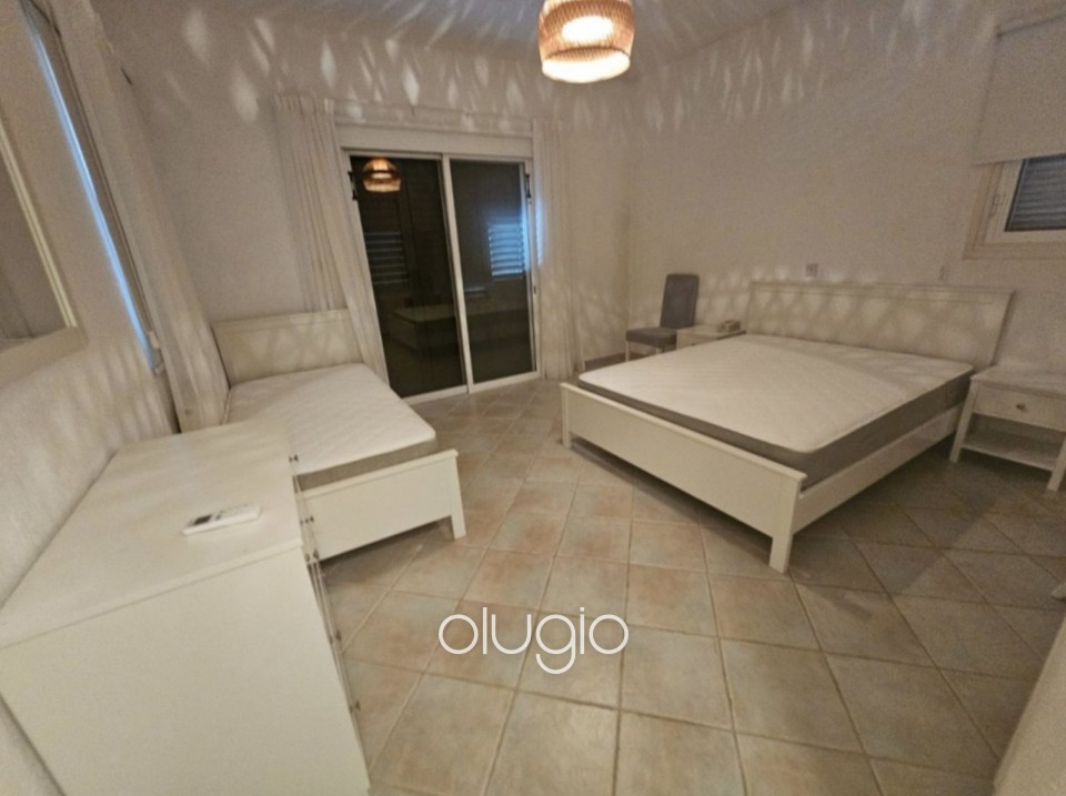 Detached Villa For Sale in Kamares - Tala