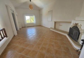 Detached Villa For Sale in Kamares - Tala