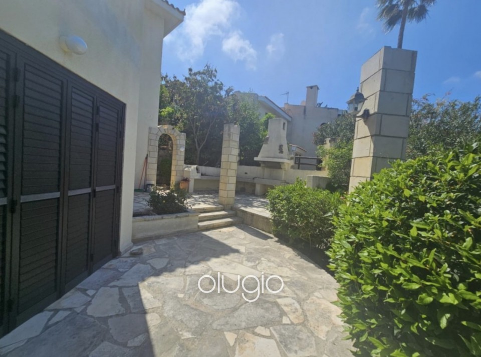 Detached Villa For Sale in Kamares - Tala