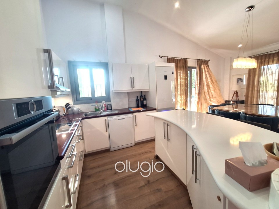 Detached Villa For Rent in Choletria