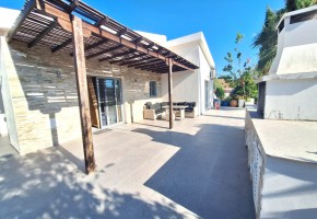 Detached Villa For Rent in Choletria