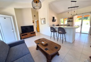 Bungalow For Sale in Polemi