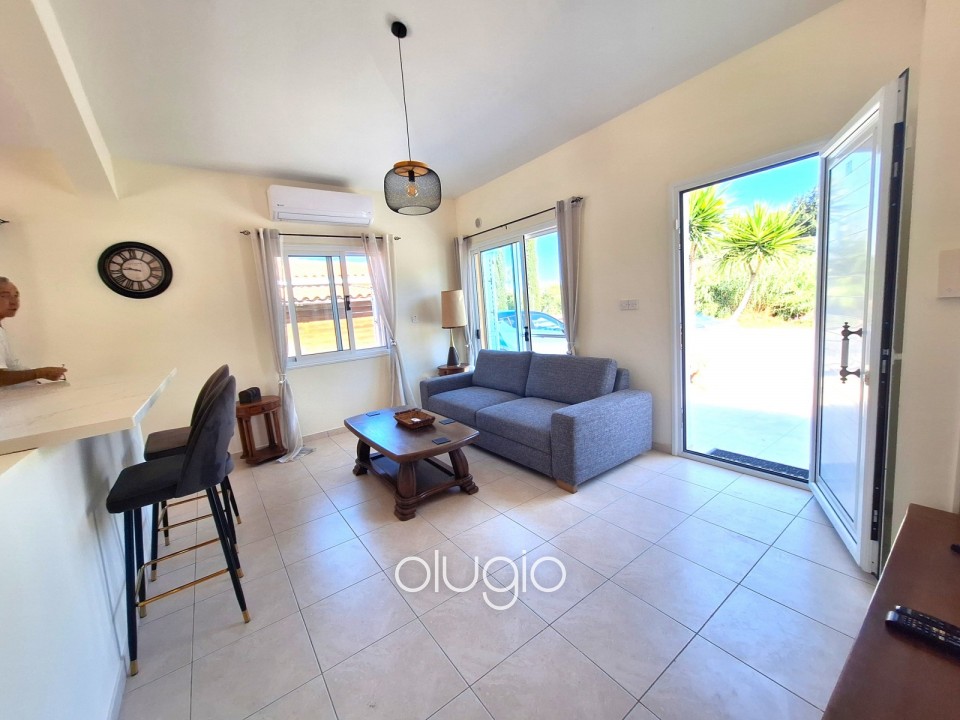 Bungalow For Sale in Polemi