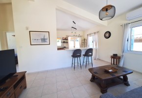 Bungalow For Sale in Polemi