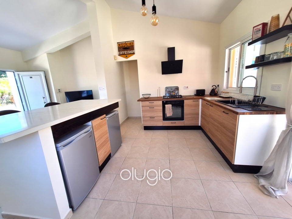 Bungalow For Sale in Polemi