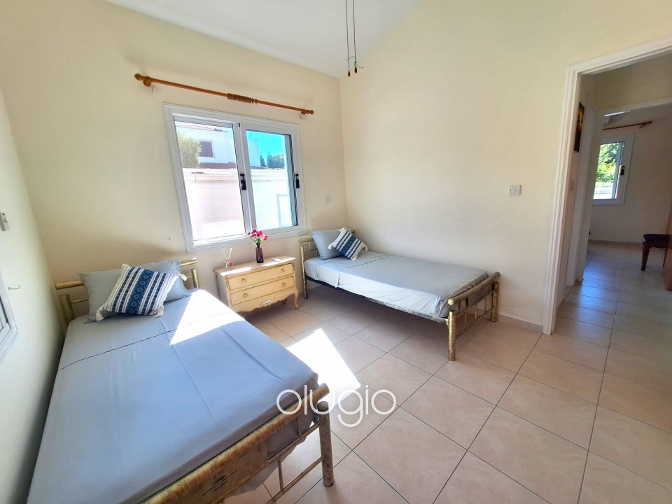 Bungalow For Sale in Polemi