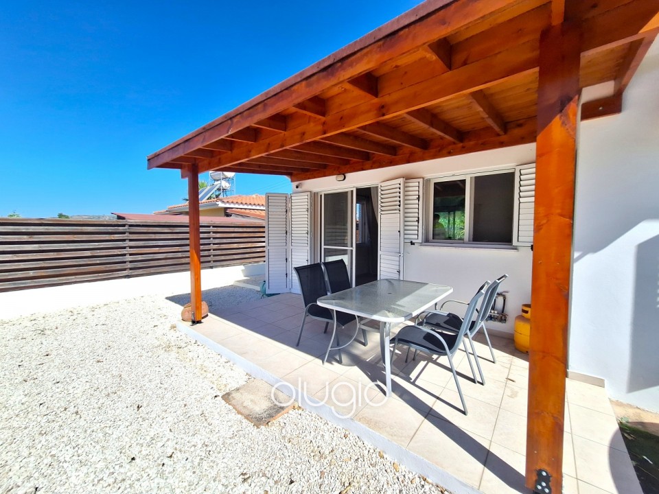 Bungalow For Sale in Polemi