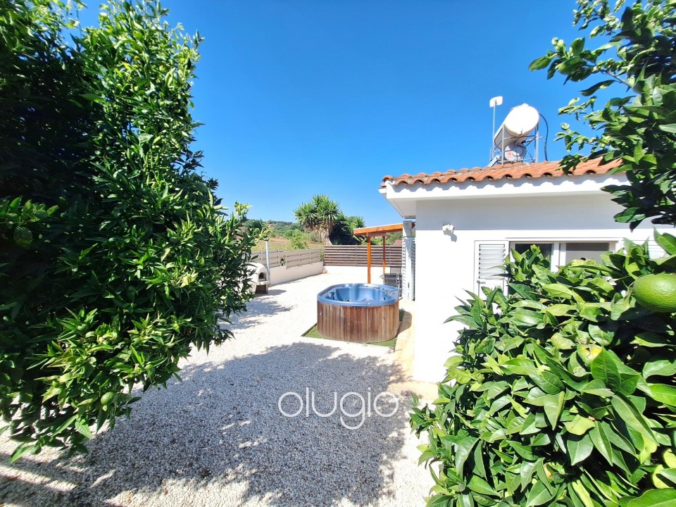 Bungalow For Sale in Polemi