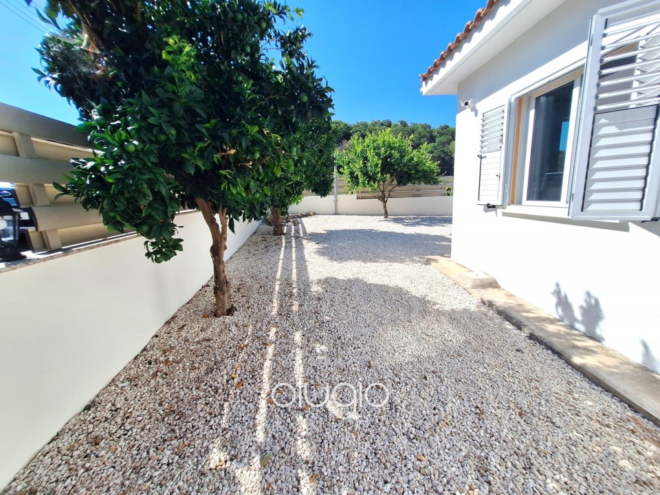 Bungalow For Sale in Polemi