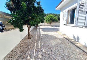 Bungalow For Sale in Polemi