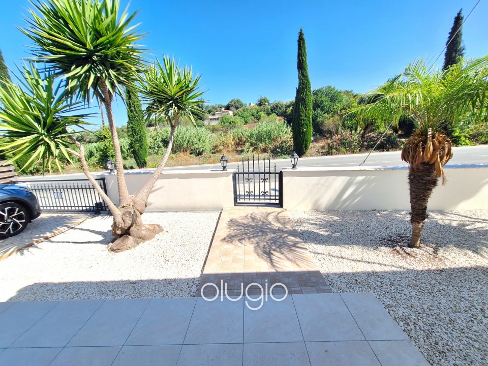 Bungalow For Sale in Polemi